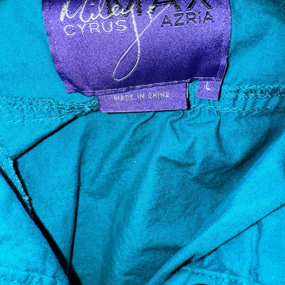 Miley Cyrus jacket - Picture 2 of 3